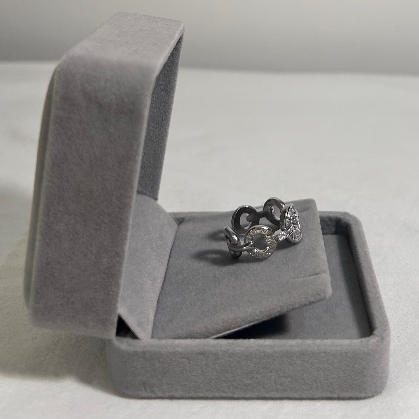 Anillo Plateado / Piedras