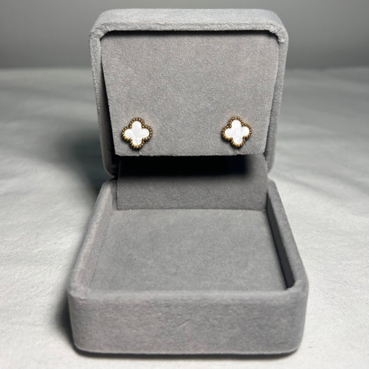 Aretes Trébol Blancos